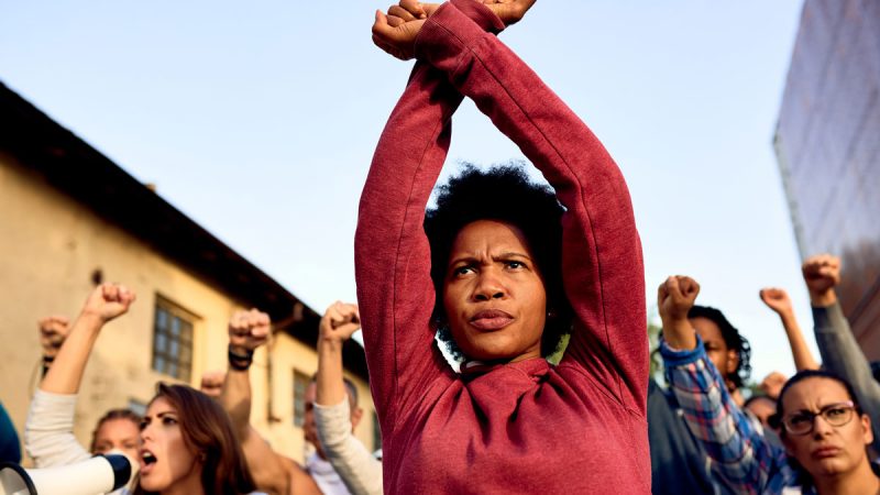 Como proceder após sofrer racismo na empresa?