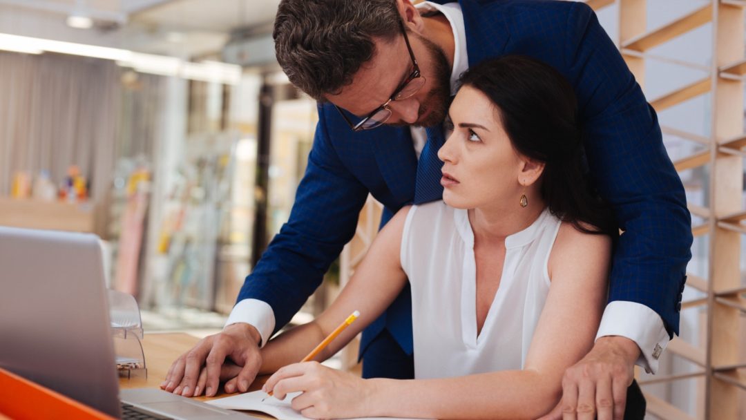 Lei 14.457/22: Canal de Denúncias anônimo é obrigatório em empresas com CIPA